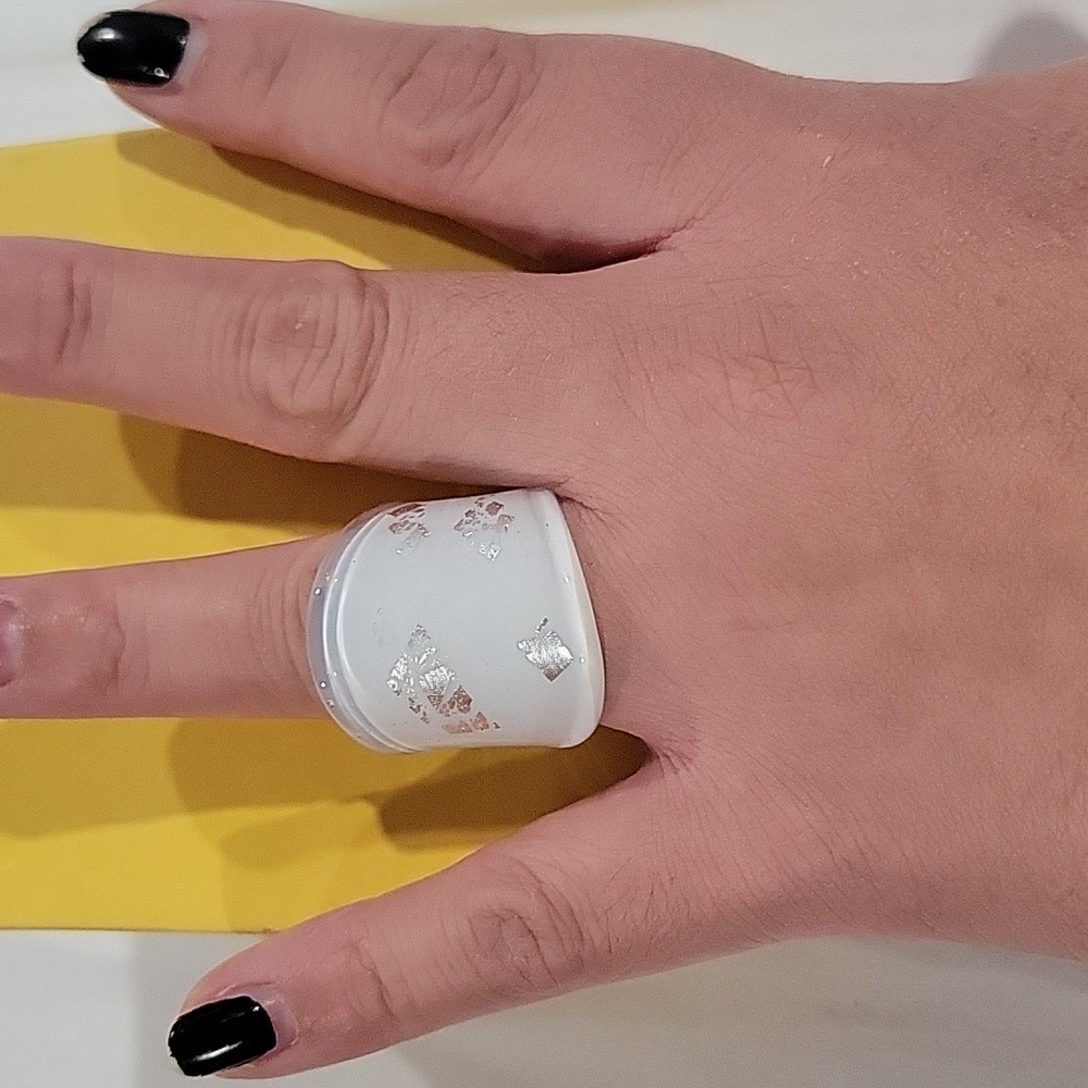 White And Silver Acrylic Statement Ring - image 7